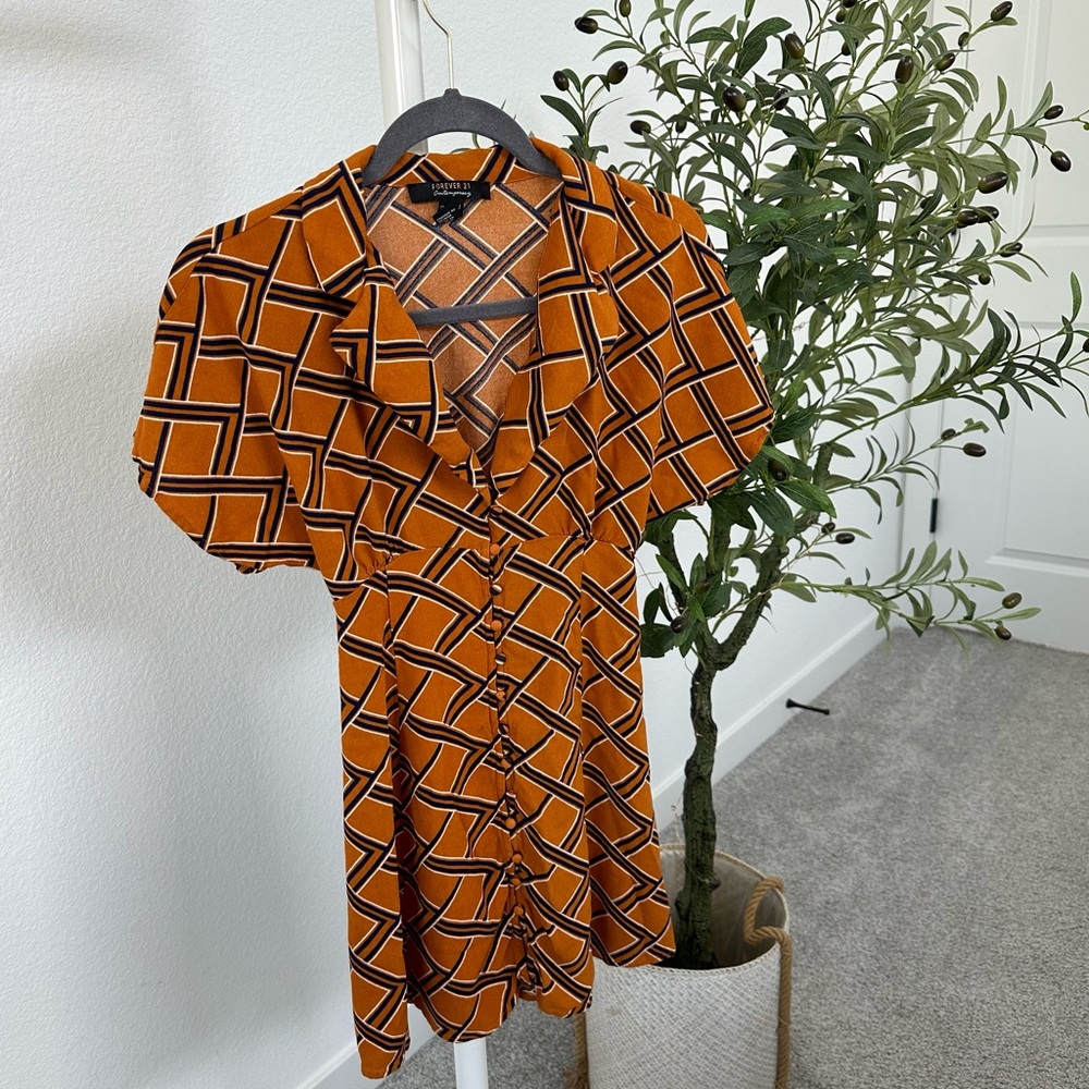 FOREVER21 geometric contemporary mini dress